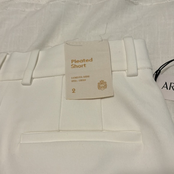 Aritzia Babaton Pleated Short in White - Picture 9 of 11
